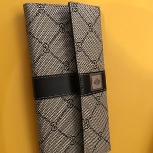 Vintage Gucci wallet. Zoom for detail. As is